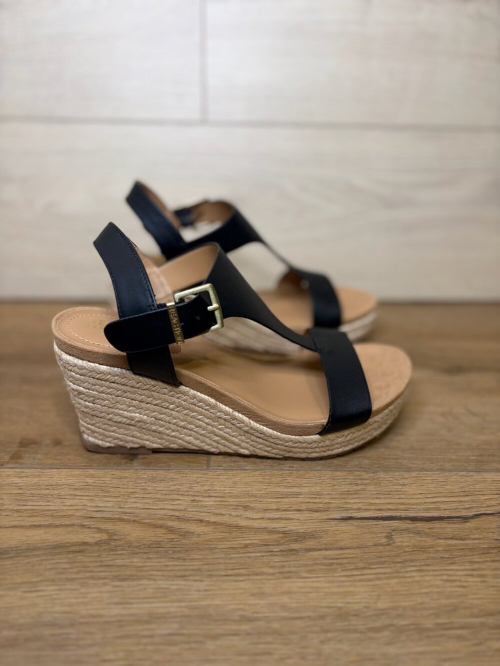 KENNETH COLE Reaction Card Wedge Round Toe Shoes Women's Black Size 6.5M